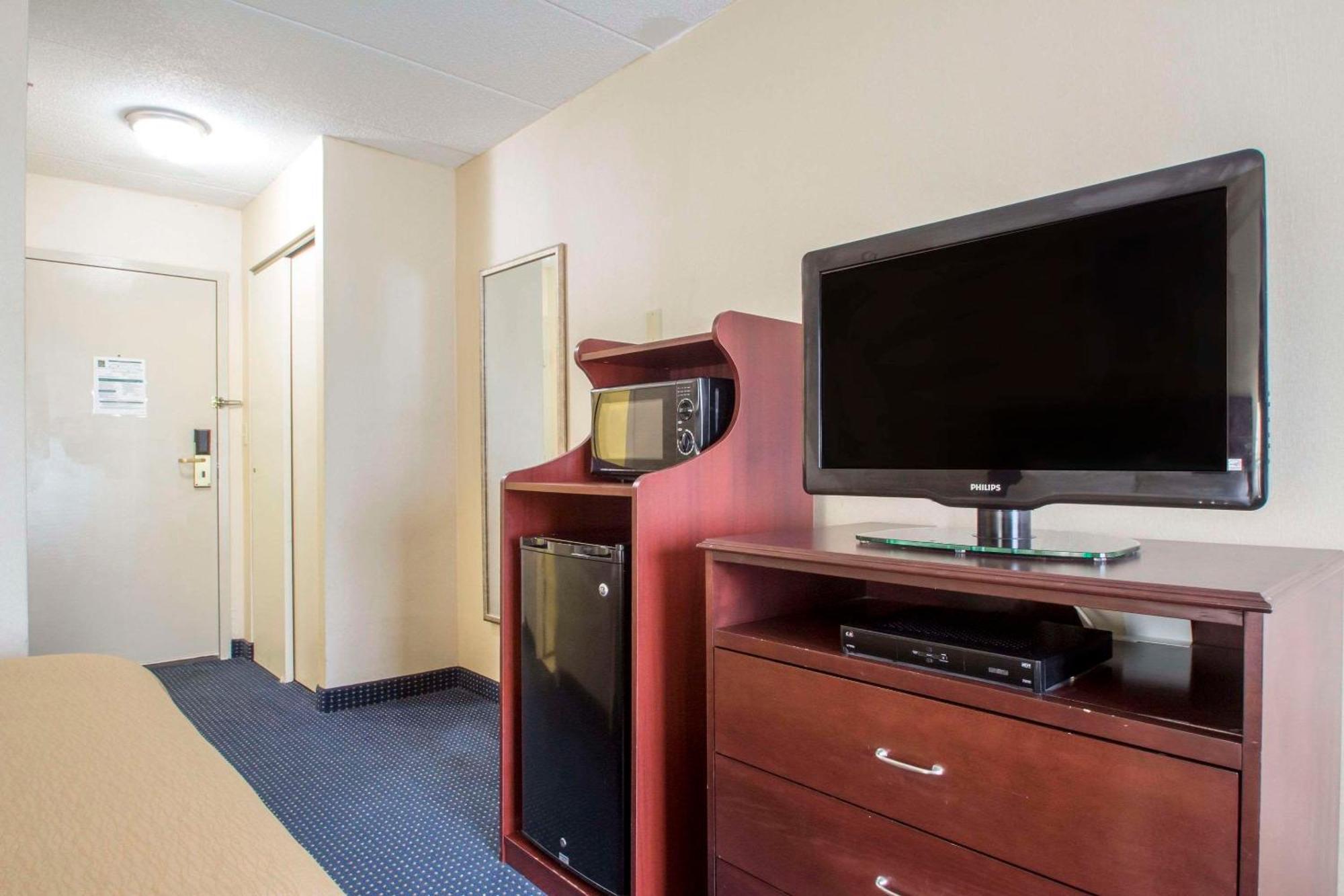Quality Near Princeton Hotel 3*